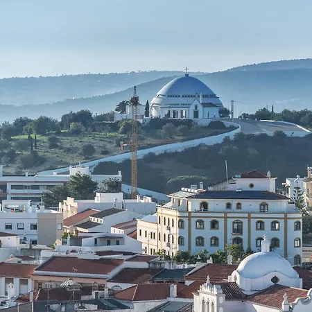 Hostwise - Spacious & Sunny Flat - Lägenhet