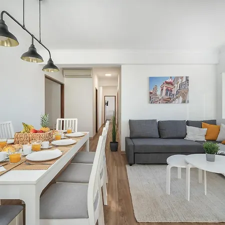 Hostwise - Spacious & Sunny Flat - Loulé