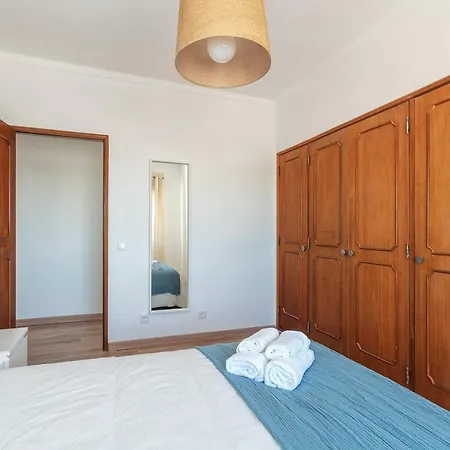 Hostwise - Spacious & Sunny Flat - Loulé
