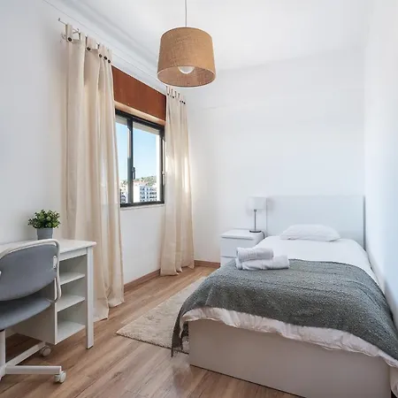 Hostwise - Spacious & Sunny Flat - * Loulé