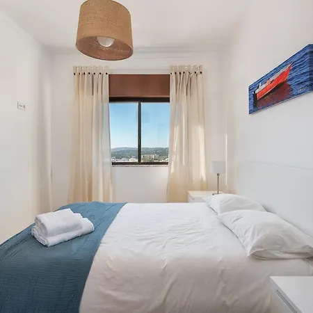 Hostwise - Spacious & Sunny Flat - * Loulé