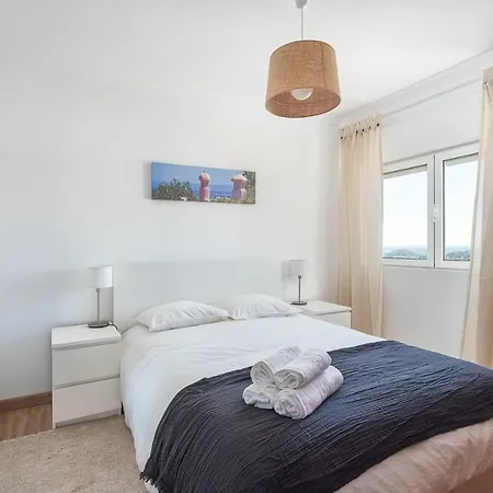 Hostwise - Spacious & Sunny Flat - Loulé