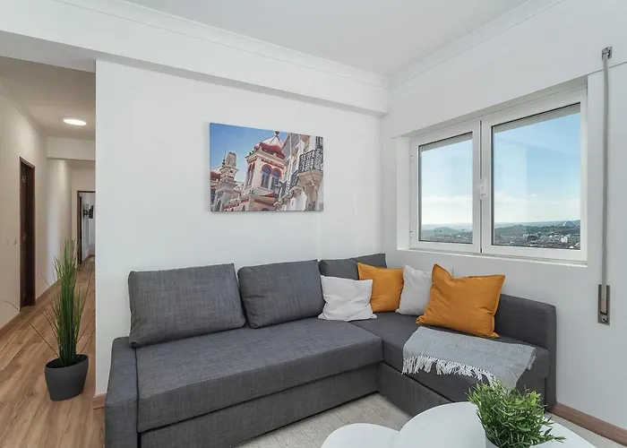 Hostwise - Spacious & Sunny Flat - * Loulé