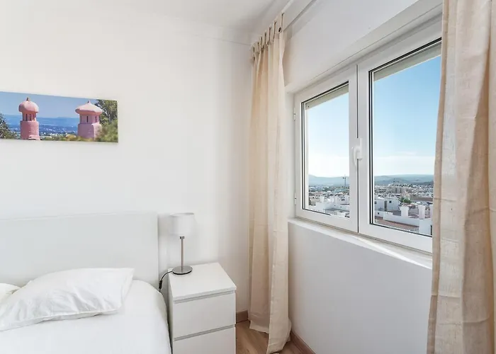 Hostwise - Spacious&sunny Flat -